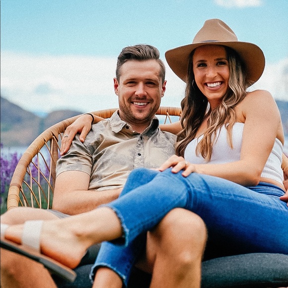 Meet your Posher, Kenzie - Picture 1 of 1